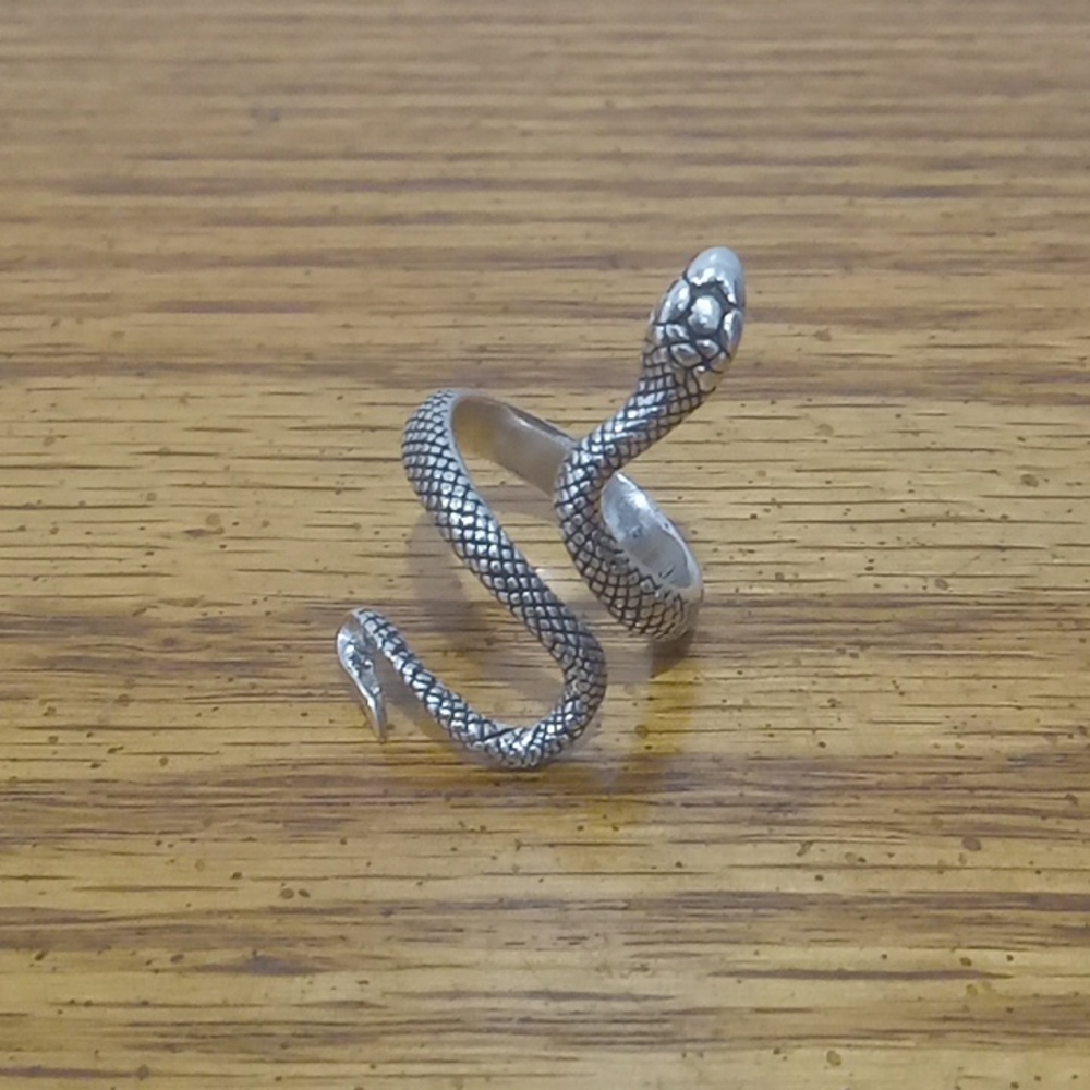 Sterling silver snake ring (Adjustable)